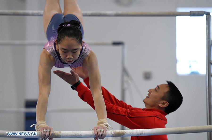 (SP)US-WEST DES MOINES-GYMNASTIC-TRAINING