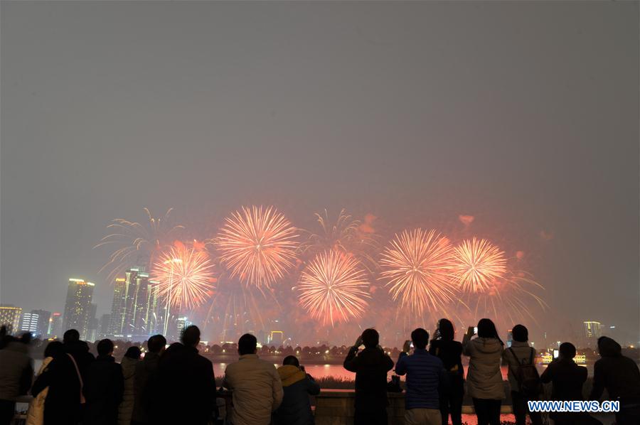 CHINA-CHANGSHA-FIREWORKS-NEW YEAR(CN)