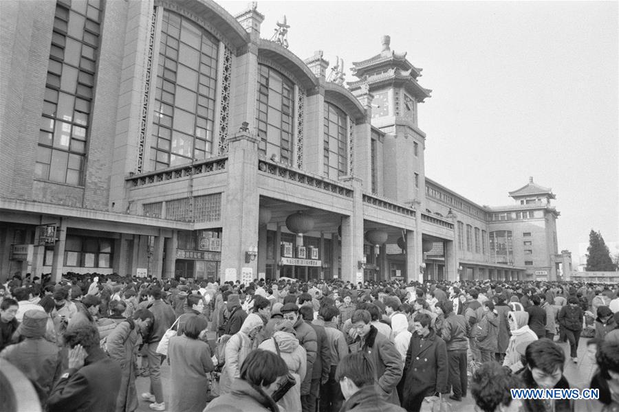 (MOMENTS FOREVER)(FESTIVECHINA)CHINA-SPRING FESTIVAL-RETURNING HOME (CN)