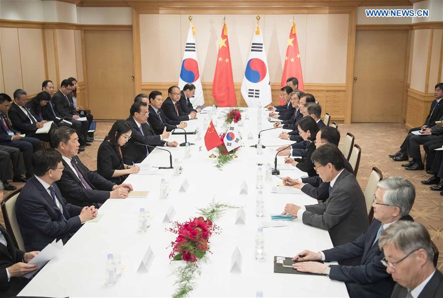 JAPAN-TOKYO-CHINA-LI KEQIANG-ROK-MOON JAE-IN-MEETING