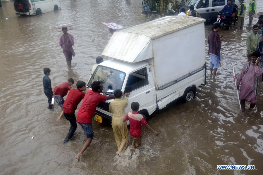 PAKISTAN-LAHORE-HEAVY RAIN