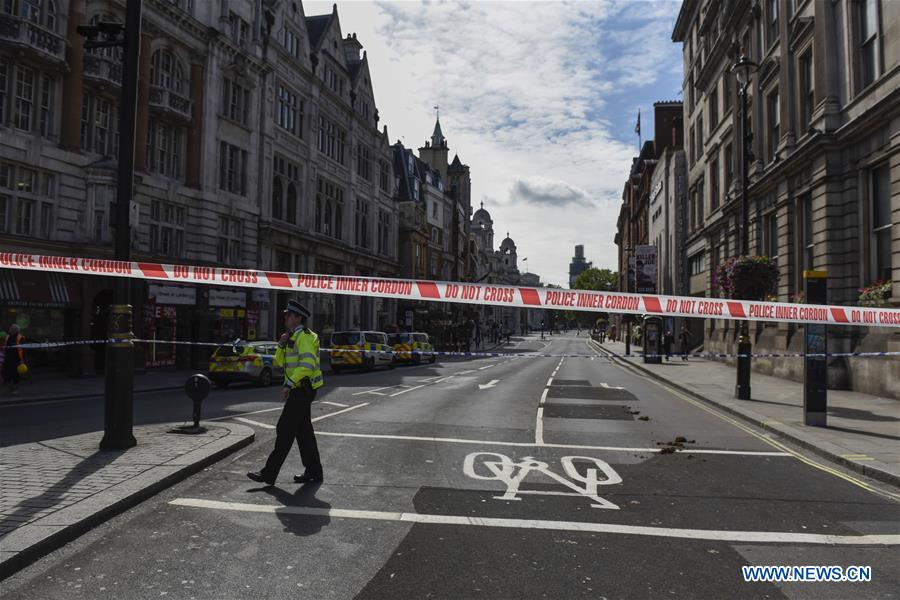 BRITAIN-LONDON-PARLIAMENT-CAR CRASH