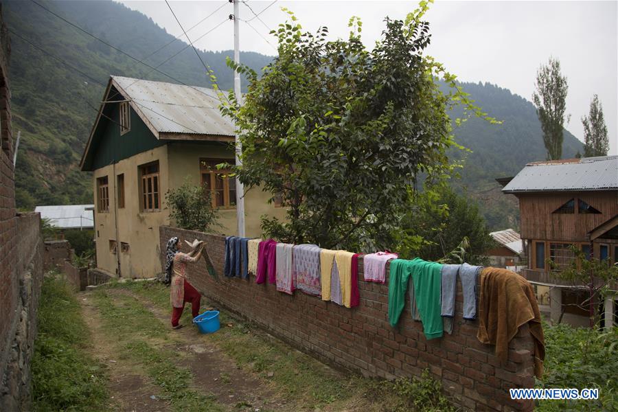 KASHMIR-SRINAGAR-DAILY LIFE