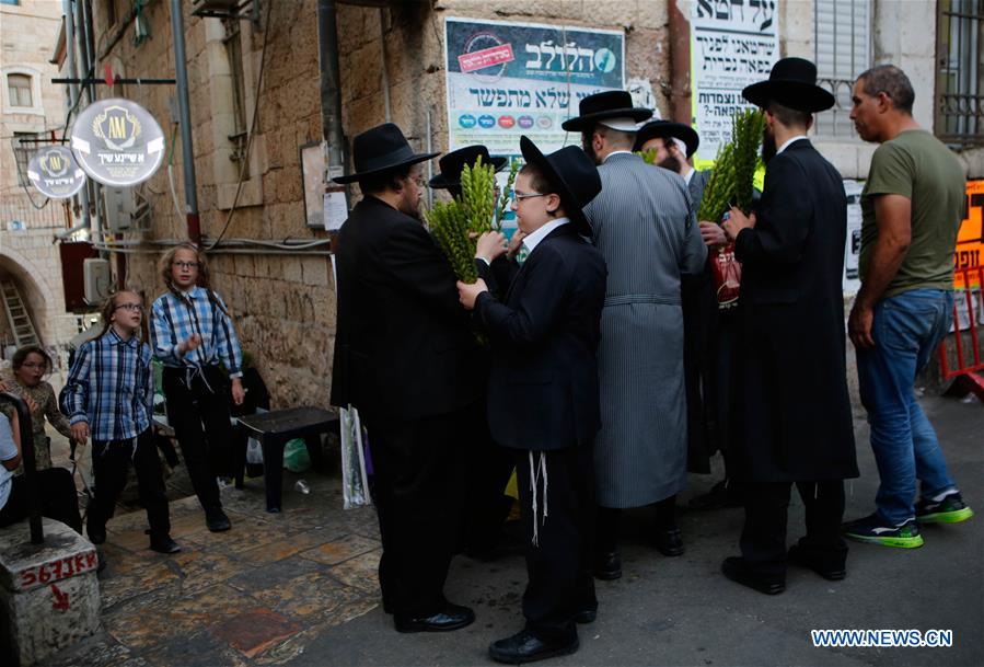 MIDEAST-JERUSALEM-SUKKOT-PREPARATION