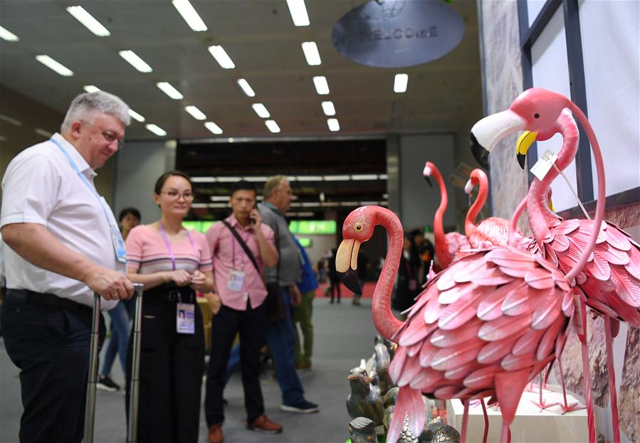 Xinhua Headlines: From Canton Fair to Import Expo, China gears up for wider opening-up