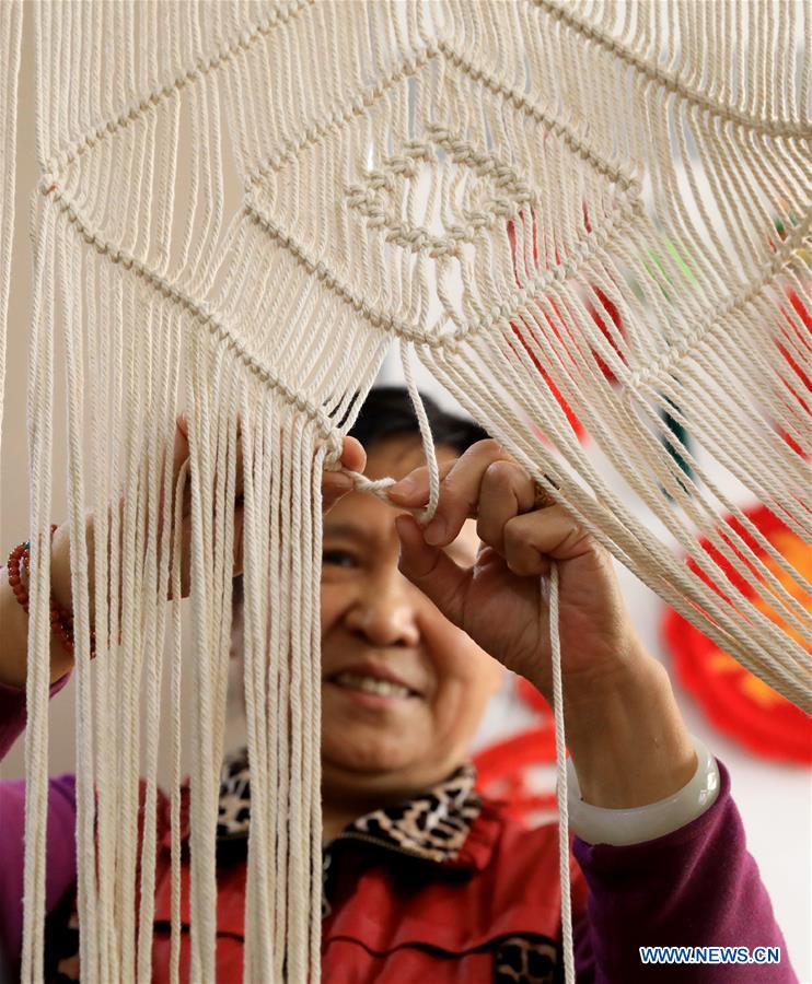 CHINA-HEBEI-SHIJIAZHUANG-KNOTTING-CRAFTSMANSHIP(CN)