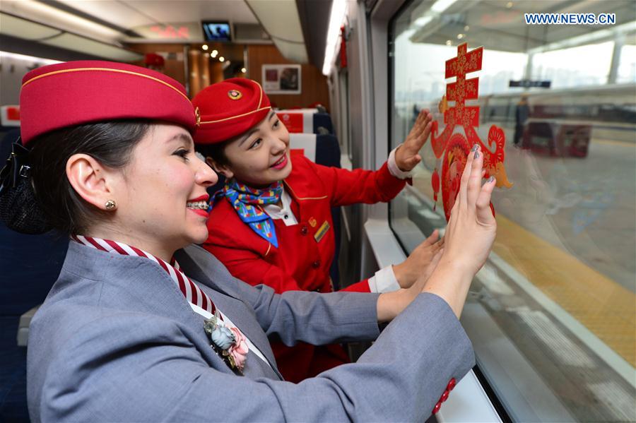 #CHINA-XI'AN-SPRING FESTIVAL-FOREIGN VOLUNTEERS (CN)