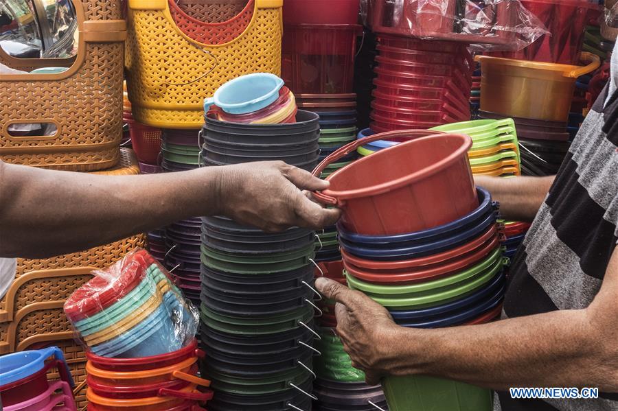 INDIA-KOLKATA--PLASTIC MARKET