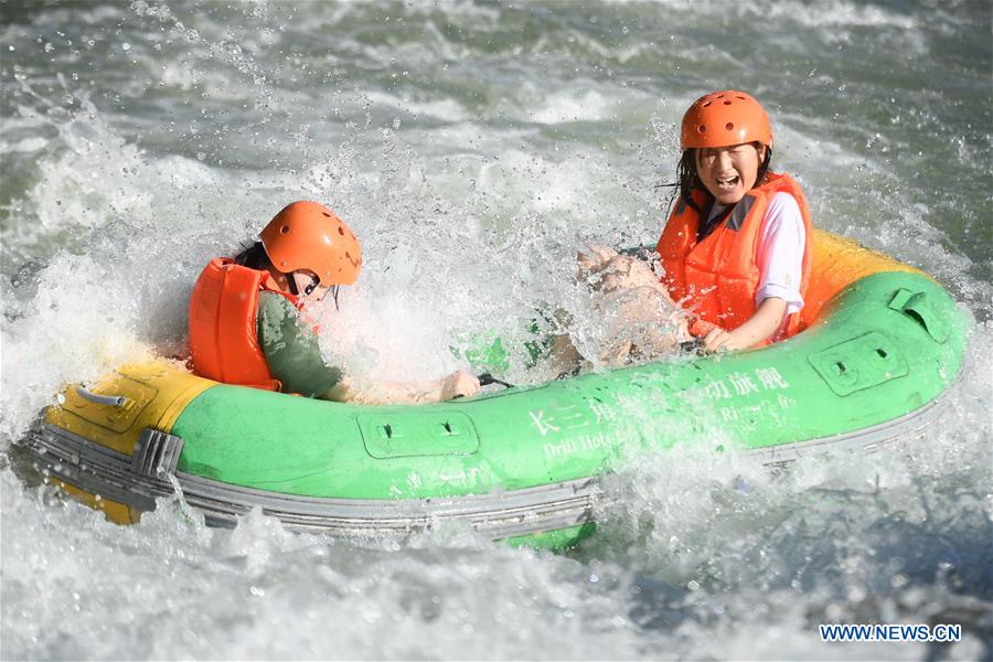 CHINA-ZHEJIANG-TONGLU-SUMMER LEISURE-DRIFTING (CN)