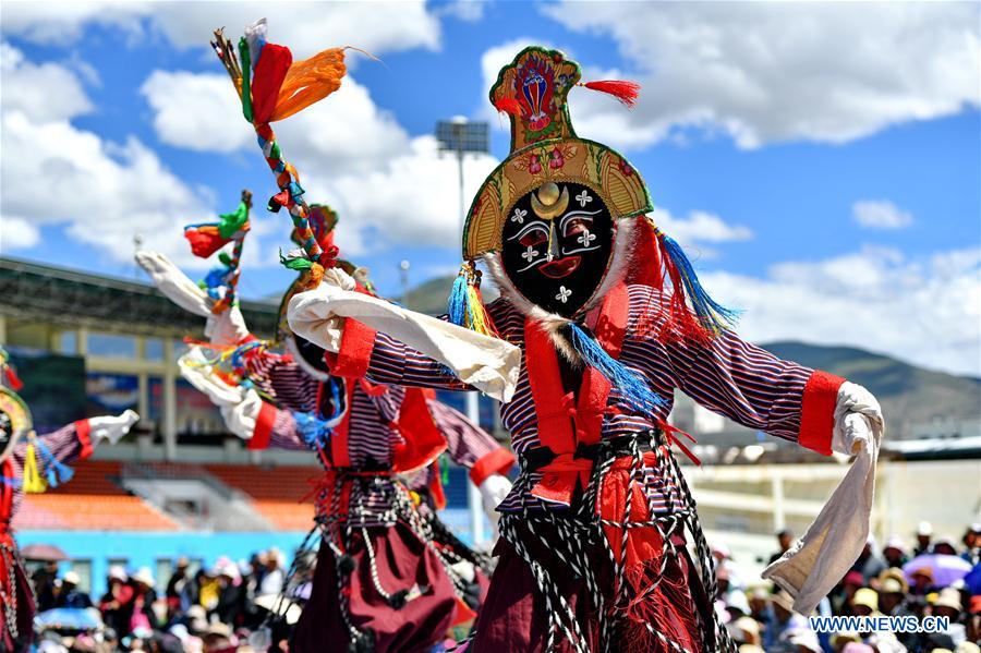 CHINA-TIBET-SHANNAN-CULTURAL FESTIVAL-TIBETAN OPERA (CN)