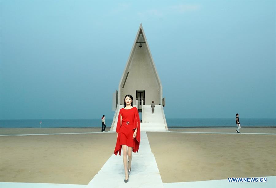 CHINA-HEBEI-QINHUANGDAO-FASHION SHOW (CN)