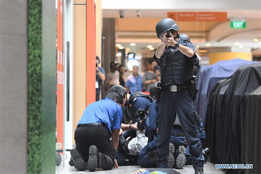 SINGAPORE-SHOPPING MALL-ANTI-TERRORIST EXERCISE 