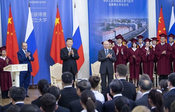 Chinese president receives honorary doctorate from Russian university