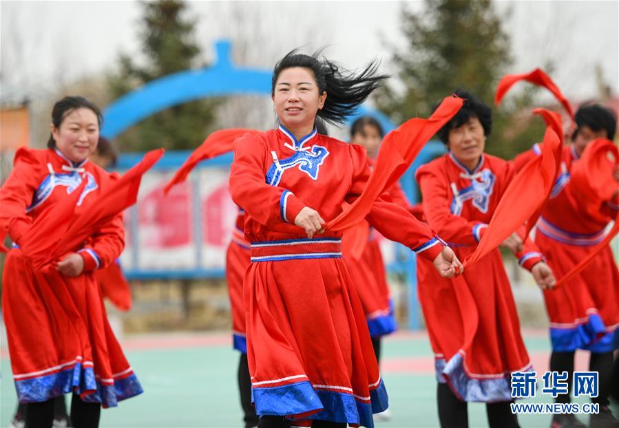 （壮丽70年·奋斗新时代·图文互动）（1）情同一家，守望相助，共奔小康——内蒙古兴安盟巴彦敖包嘎查民族团结见闻