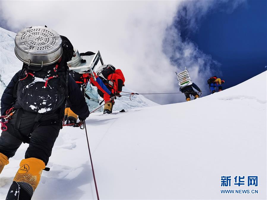 （2020珠峰高程测量）（3）珠峰好天气 有望打通顶峰之“路”