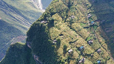 组照《四川凉山“悬崖村”的变迁》