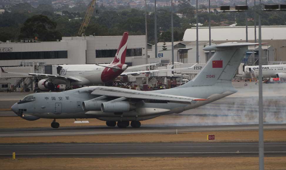 中国空军在新搜寻区域发现3个疑似漂浮物