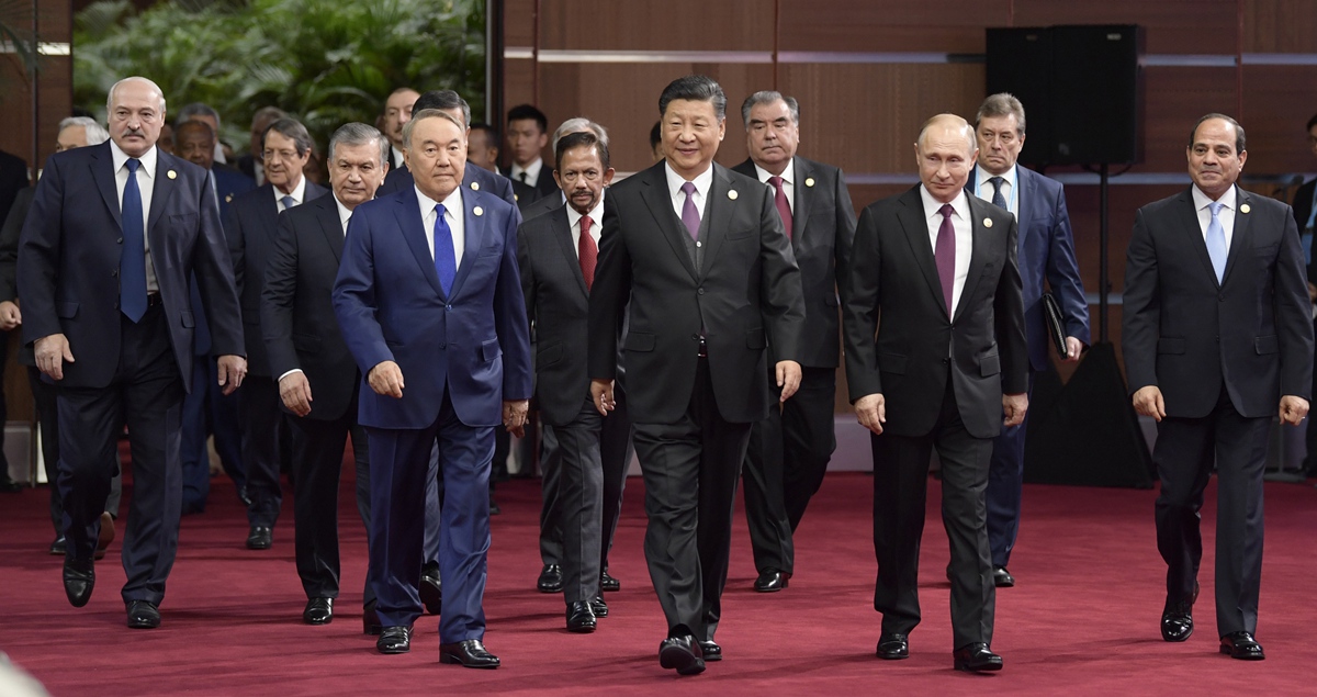 习近平出席第二届“一带一路”国际合作高峰论坛开幕式并发表主旨演讲